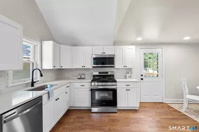 251 North Hoadley Street, Naugatuck, CT 06770 - Photo 6