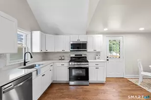251 N Hoadley St, Naugatuck, CT 06770 - Photo 6