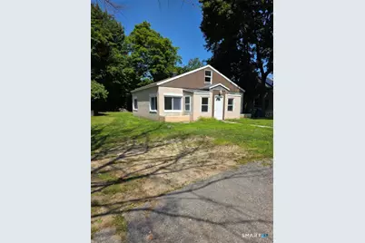 12 Woodlawn Avenue, Waterford, CT 06385 - Photo 1
