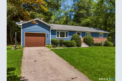 31 Ravenwood Road, North Stonington, CT 06359 - Photo 2