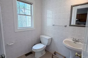 527 West Thames St, Norwich, CT 06360 - Photo 8