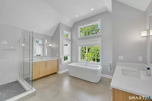 129 Emery Dr E, Stamford, CT 06902 - Photo 18