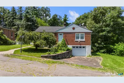 33 Garrassino Place, Waterbury, CT 06706 - Photo 2