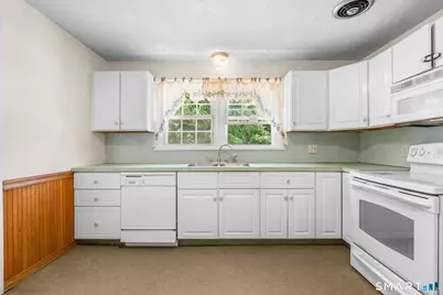 33 Garrassino Place, Waterbury, CT 06706 - Photo 6