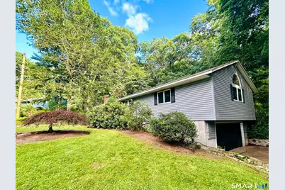 10 Glenwood Terrace, Cromwell, CT 06416 - Photo 2