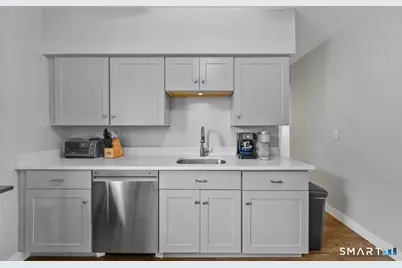 115 Harborview Avenue #2nd, Bridgeport, CT 06605 - Photo 6