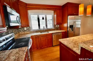 44 Endeavor St, Trumbull, CT 06611 - Photo 8
