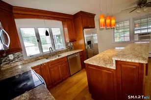 44 Endeavor St, Trumbull, CT 06611 - Photo 6