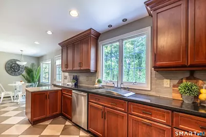 5 Grand Place, Newtown, CT 06470 - Photo 12