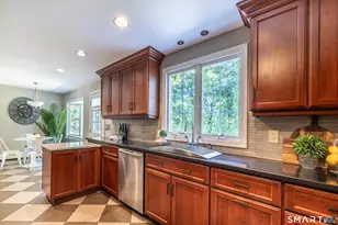 5 Grand Pl, Newtown, CT 06470 - Photo 12
