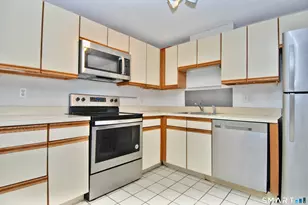 109 Putter Dr, Wallingford, CT 06492 - Photo 2