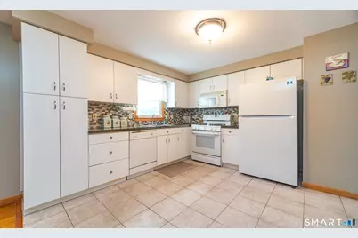 68 Roarke Road, North Haven, CT 06473 - Photo 4