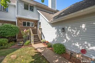 56 Steeplechase Dr, Newington, CT 06111 - Photo 2