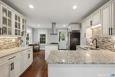 592 Pond Point Avenue, Milford, CT 06460 - Photo 6