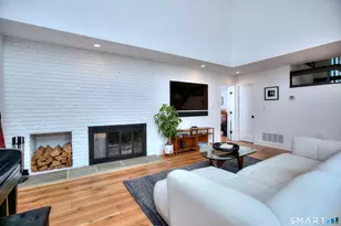 104 Harvest Cmns, Westport, CT 06880 - Photo 6
