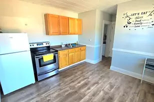 233 White St, Hartford, CT 06114 - Photo 2