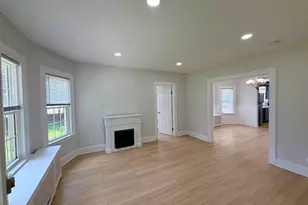 332 Robbins St, Waterbury, CT 06708 - Photo 2