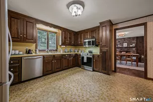 39 Old Carriage Rd, Portland, CT 06480 - Photo 8
