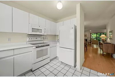 2435 Bedford Street #10C, Stamford, CT 06905 - Photo 8