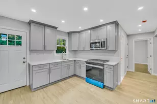 210 Berkeley Ave, Waterbury, CT 06704 - Photo 6