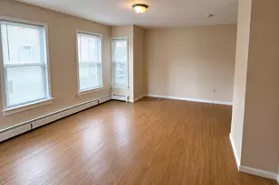 13 Armstrong Pl, Bridgeport, CT 06608 - Photo 2