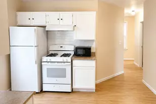 13 Armstrong Pl, Bridgeport, CT 06608 - Photo 12
