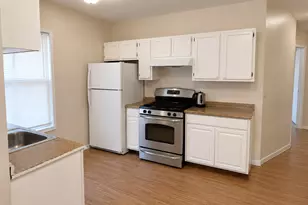 13 Armstrong Pl, Bridgeport, CT 06608 - Photo 4
