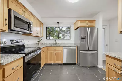 2 Canterbury Court #2, Middletown, CT 06457 - Photo 8