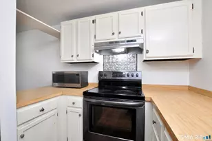 45 River Colony, Guilford, CT 06437 - Photo 8