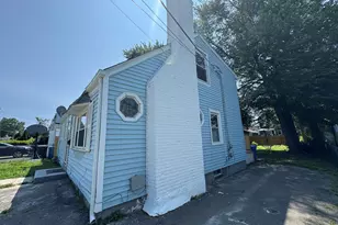 25 Montrose St, Hartford, CT 06106 - Photo 2