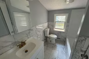 25 Montrose St, Hartford, CT 06106 - Photo 12