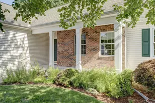29 Cheney Ln, Manchester, CT 06040 - Photo 2