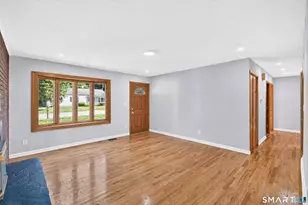 105 Bear Paw Rd, Bridgeport, CT 06606 - Photo 8