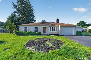 105 Bear Paw Rd, Bridgeport, CT 06606 - Photo 2