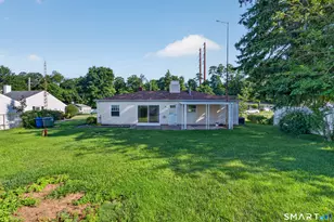 105 Bear Paw Rd, Bridgeport, CT 06606 - Photo 6