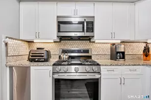 51 Harbour Close, New Haven, CT 06519 - Photo 16