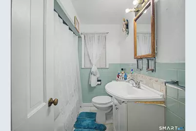 142 Travis Drive, Bridgeport, CT 06606 - Photo 20