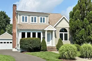 160 Gregory Blvd, Norwalk, CT 06855 - Photo 2