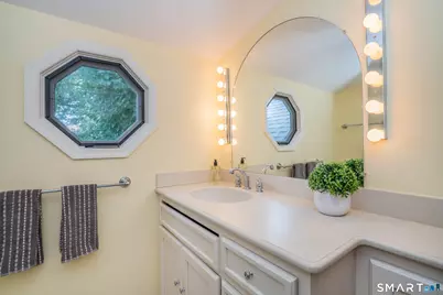 20 Cornell Road, West Hartford, CT 06107 - Photo 32
