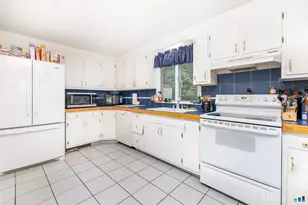 44 W District Rd, Farmington, CT 06085 - Photo 10