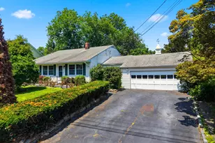 110 Ruby Ln, Stratford, CT 06614 - Photo 2