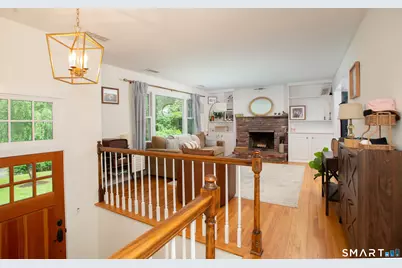 128 Knollwood Drive, Ridgefield, CT 06877 - Photo 2