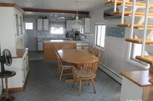 49 Shoreline Dr, Stratford, CT 06615 - Photo 10