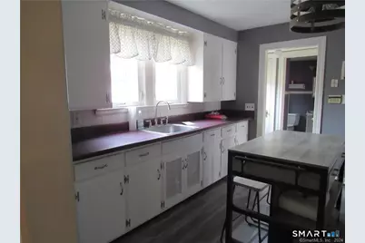 36 Rochford Avenue, Hamden, CT 06514 - Photo 8