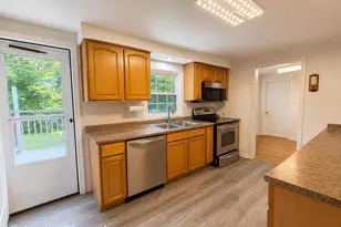 104 Higby Rd, Middletown, CT 06457 - Photo 8