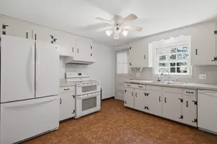 2409 Albany Ave, West Hartford, CT 06117 - Photo 10