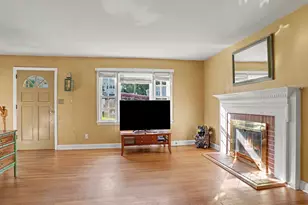 555 Lakeside Dr, Bridgeport, CT 06606 - Photo 4
