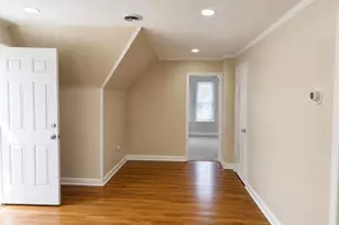 130 Plymouth St, New Haven, CT 06504 - Photo 8
