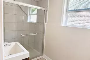 130 Plymouth St, New Haven, CT 06504 - Photo 12