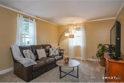 24 Court Park, West Hartford, CT 06119 - Photo 2